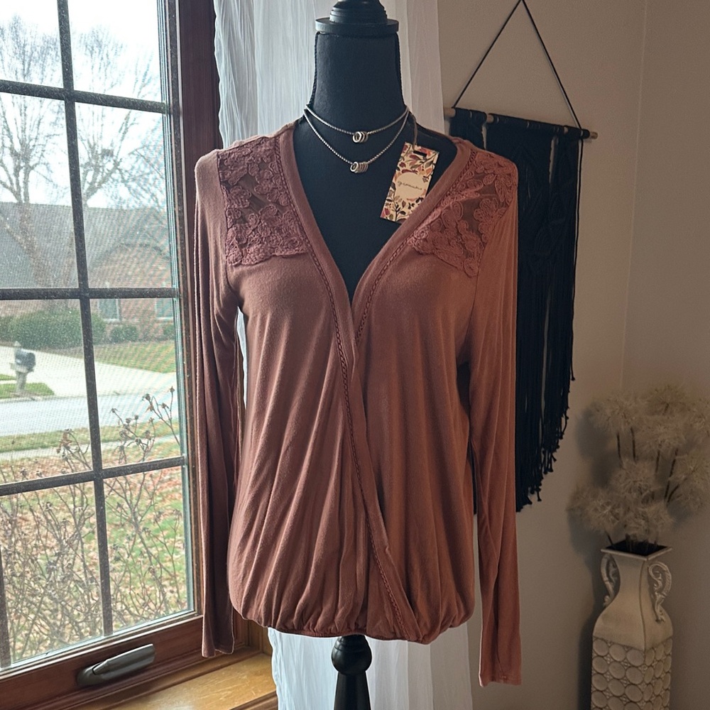 Gimmicks by BKE Lace Accent Women's Top in Rust